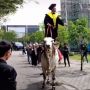 Viral! Mahasiswa Univet Sukoharjo Tunggangi Sapi Saat Wisuda, Warganet: Lebih Mahal dari Nmax