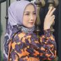 Desy Ratnasari Posting Foto Pakai Baju Rancangan Ivan Gunawan, Warganet: Mau Naik ke Pelaminan, Teh?