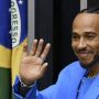 Jadi Warga Negara Kehormatan Brasil, Lewis Hamilton Ingin Menang Lagi Interlagos