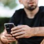 4 Alasan Overthinker Sebaiknya Menghindari LDR, Rentan Putus!