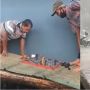 Tak Peduli Hujan, Aksi Bapak-bapak Ini Tetap Fokus Main Catur di Luar Ruangan Mengundang Tawa Netizen