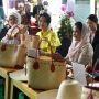 Kini Giliran Emak-Emak, Iriana Jokowi Ajak Para Pendamping Pemimpin Negara G20 Lihat Kearifan Lokal Indonesia