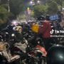 Salut! Cara Warga Bali Nikmati Kemacetan saat Pemimpin KTT G20 Dijamu Dinner