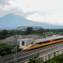 Pakai Kereta Inspeksi, Kereta Cepat Jakarta Bandung Meluncur Dengan Kecepatan 385 Km/Jam