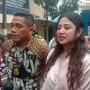 Ibu-ibu yang Hina Dewi Perssik Resmi Jadi Tersangka, Kok Gak Ditahan?