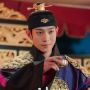 5 Fakta The Forbidden Marriage, Visual Kim Young-Dae sebagai Raja Terpancar