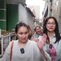 Kabar Terbaru Ayu Ting Ting, Hesti Purwadinata Buktikan Gang Urban Legend ke Rumah Ayu Ting Ting