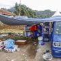Tenda Darurat Kurang, Korban Gempa Cianjur Mengungsi di Angkot Bersama Kucing Peliharaan