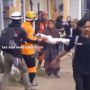 Kasih Ibu Sepanjang Masa, Ketegaran Korban Gempa Cianjur Gotong Mayat Anaknya di Jalan