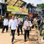 Presiden Jokowi Lakukan Kunjungan Kedua ke Cianjur untuk Tinjau Pusat Gempa Cugenang