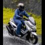 Menunggang Sepeda Motor Matik di Musim Hujan, Jaga Genangan Air Supaya Tidak Masuk Mesin
