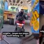 Dibonceng Pakai Motor Lewati di Antara Truk, Penumpang Auto Istighfar