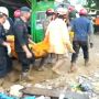 Detik-detik Tim SAR Temukan Jenazah Ibu dan Anak yang Tertimbun Longsor Gempa Cianjur