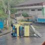 Apes! Truk Terguling Setelah Sopirnya Mengikuti Google Maps di Magetan