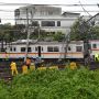 Penampakan KRL yang Anjlok di Kampung Bandan