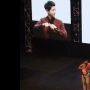 Acungkan Jempol, Song Joong Ki Joget Dangdut Sambil Goyangkan Pinggul