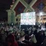 Bendera Raksasa Habib Rizieq Shihab Berkibar, Massa Reuni 212 di Masjid At-Tin Membludak Hingga Halaman