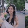 Tampil Cantik dengan Gaun Pengantin, Li Yitong Bikin Terpesona