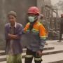Penghuni Pondok Pesantren Ini Tolak Dievakuasi saat Gunung Semeru Erupsi