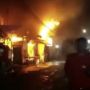 Dua Kios Di Petukangan Utara Ludes Terbakar, Balita 1,5 Tahun Jadi Korban