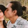 Selamat! Adipati Dolken dan Canti Tachril Sambut Kelahiran Anak Pertama
