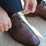 5 Cara Atasi Bau Kaki Tak Sedap Buat Pekerja yang Seharian Pakai Sepatu