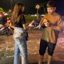 Ajak Istri Makan di Warung Kaki Lima, Gaya Pakaian Kaesang Pangarep dan Erina Gudono Jadi Omongan: Sandalnya Coy