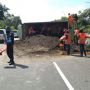 Truk Pasir Terguling, Ruas Jalan Tol Dalam Kota Semarang KM 430 Macet