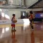 Aksi Lucu Jan Ethes Tanding Basket di GOR Sritex Arena, Mau Masukkan Bola ke Keranjang Tim Sendiri