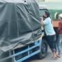 Pura-pura Ngamen Saat Jam Macet, Empat Pria Diciduk Polisi Saat Malak di Pintu Tol Tomang