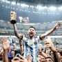 Lionel Messi Kegocek, Trofi Piala Dunia yang Diangkat La Pulga Ternyata Palsu, Hasil Selundupan Fans
