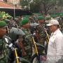 Menteri Pertahanan Prabowo Subianto Serahkan Sepeda Motor untuk Babinsa Koramil 01 Indramayu