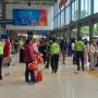 Jelang Nataru, Stasiun Pasar Senen dan Gambir Dipadati Puluhan Ribu Penumpang