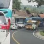 Sasak Beusi Arah Bandung Macet Parah, Warga yang Niat Healing Malah Terjebak Berjam-jam