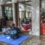 Ratusan Warga Korban Kebakaran di Mampang Prapatan Mengungsi di Masjid