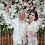 Baru Kenal 4 Bulan Langsung Menikah, Ini 8 Momen Pernikahan Peramal Wirang Birawa dengan Selebgram Umi Kalsum
