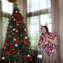 Potret Sisca Kohl dan Jess No Limit Hias Pohon Natal Seharga 10 Juta, Cantik dan Meriah
