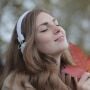 Rekomendasi 12 Lagu Positive Vibes yang Siap Isi Playlist Tahun Barumu!