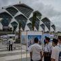 Viral Masjid Raya Al Jabbar Malah Jadi Tempat Berenang Anak-Anak, Ada Hukumnnya Enggak Di Islam?