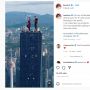 Ngeri! Nekat Panjat Gedung Tertinggi di Malaysia, Sejoli Ini Diburu Polisi