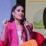 Salut! Cinta Laura Ogah Pakai Barang Mahal, Jepit Rambutnya Cuma 10 ribu-an