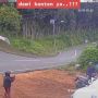 Viral Dua Pemuda Diduga Buat Konten Lelucon soal Kecelakaan di Tikungan Pacet, Warganet Geram