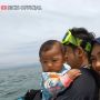 Ria Ricis Pamer Video Bayi Bule Usia 4 Bulan Main Surfing: Om Pelampungnya Om