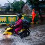 Tingginya Curah Hujan dan Luapan Kali Pesanggrahan Sebabkan Banjir Setinggi Satu Meter Rendam dua RT di Kebon Jeruk