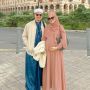 9 Potret Perjalanan Umrah Alvin Faiz Bareng Istri, Henny Rahman Pamer Perut Hamil