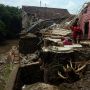 Puluhan Rumah Hancur Diterjang Banjir Bandang di Brebes
