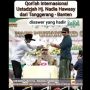 Dua Pria Sawer Ustazah yang Mengaji di Panggung, Sampai Selipkan Uang di Kerudung, Publik Murka: Kurang Ajar!