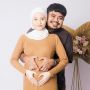 Istri Umumkan Hamil Anak Ketiga, Reaksi Rigen Rakelna Curi Perhatian