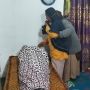 Tangis Pecah Sang Kakak Saat Jenazah Istri Wiji Thukul Tiba di Rumah Duka: Kami Bangga, Mereka Pahlawan Rakyat Kecil