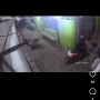 Berkeliaran di Koja Naik Motor Matik, Pria Cabul Terekam CCTV Remas Payudara Karyawati Mal di Gang